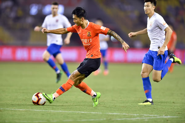 亚洲世预赛：马来西亚惊艳表现，中国队面临压力，竞争激烈